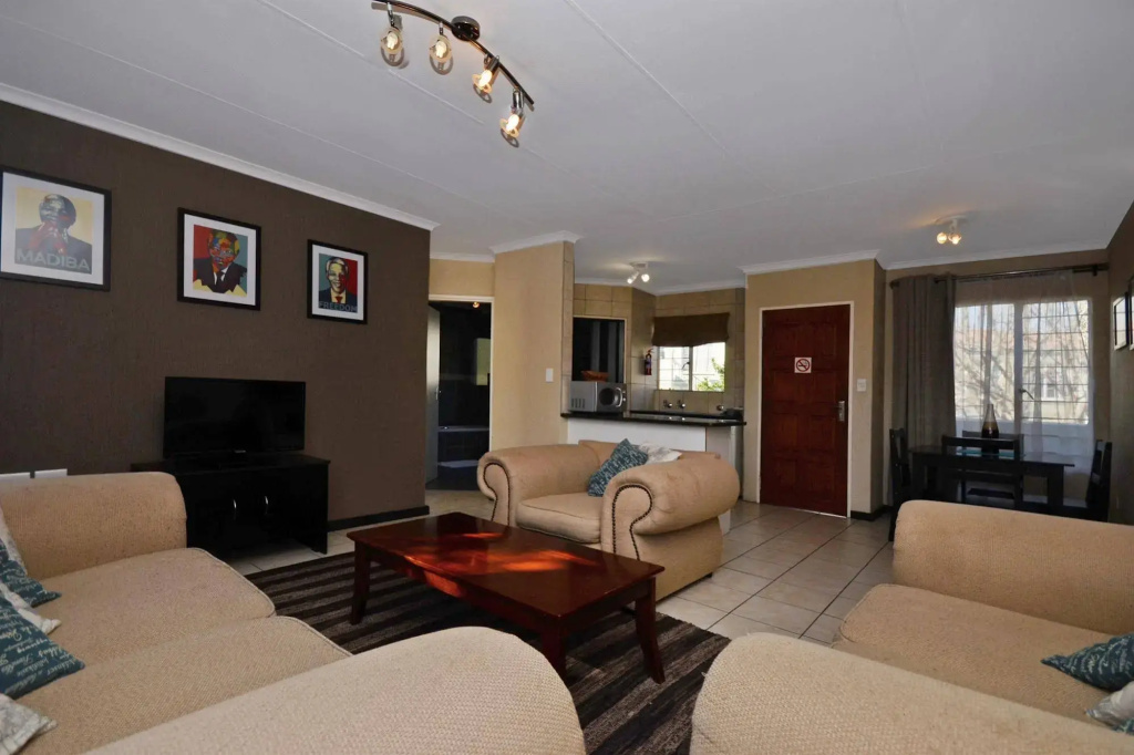 Jozi Apartments Radiokop
