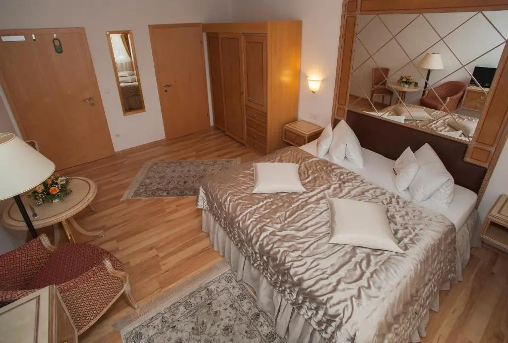 Comfort room