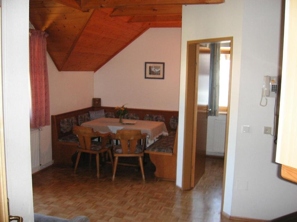 Haus Schuster — 2