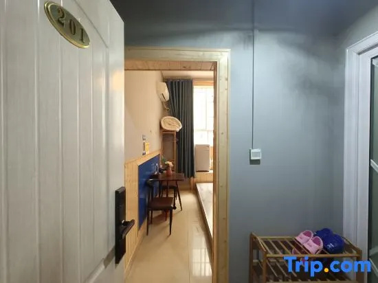Yujian Apartment (Nanning Fuxing Food Street Dongfang Plaza)