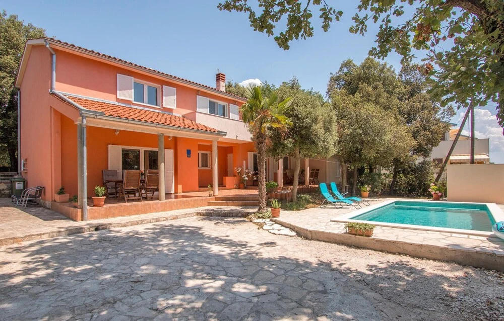 Amazing Home in Barbariga With 3 Bedrooms, Wifi and Outdoor Swimming Pool