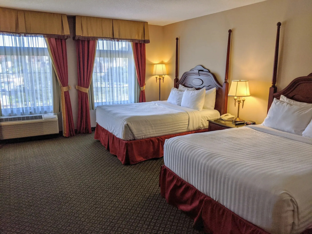 Château Saint John Hotel & Suites by null