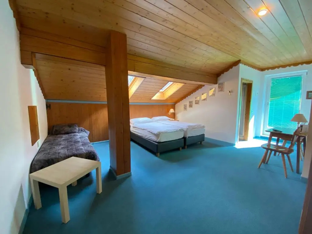 Economy room