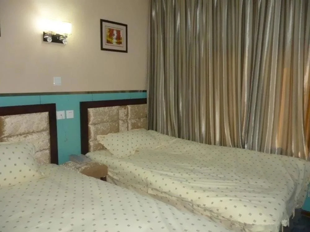 Suzhou V8 Fashion Guesthouse