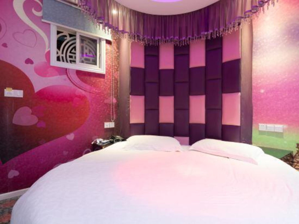 Aiba Fashion Hotel