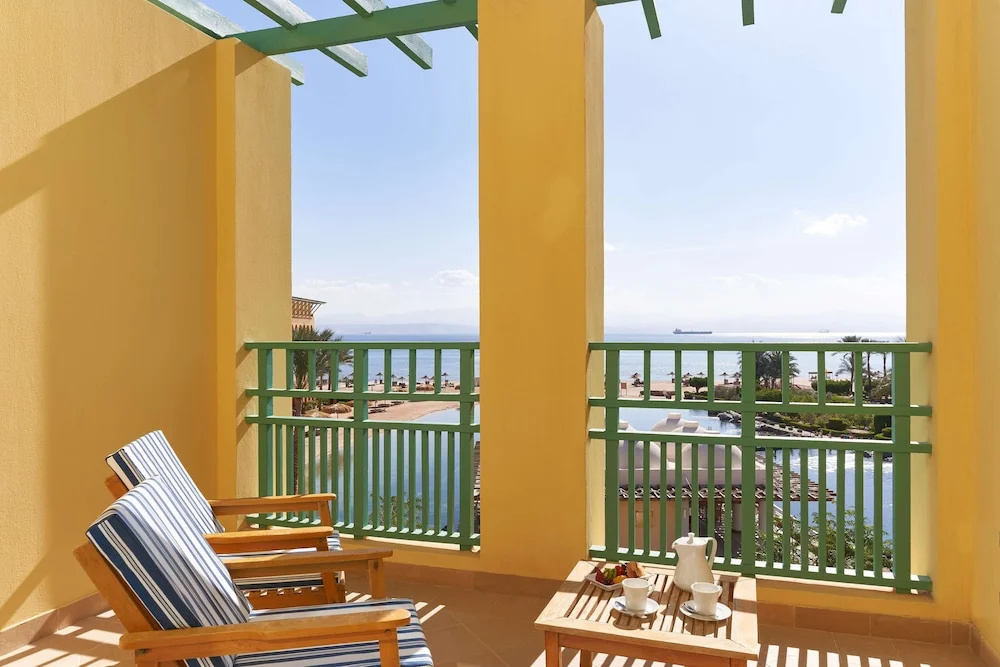 Balcony & Terrace