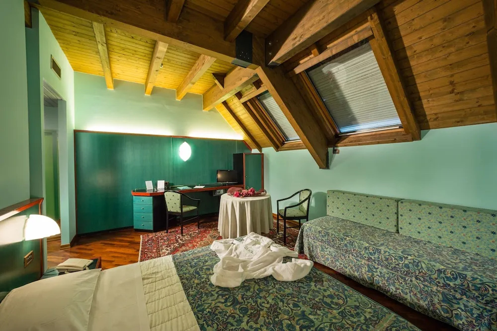 Hotel photo 5