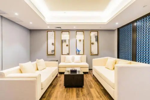 Lobby & Reception