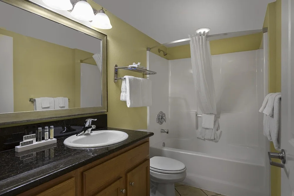 Standard Double room with balcony and oceanfront (full double bed)
