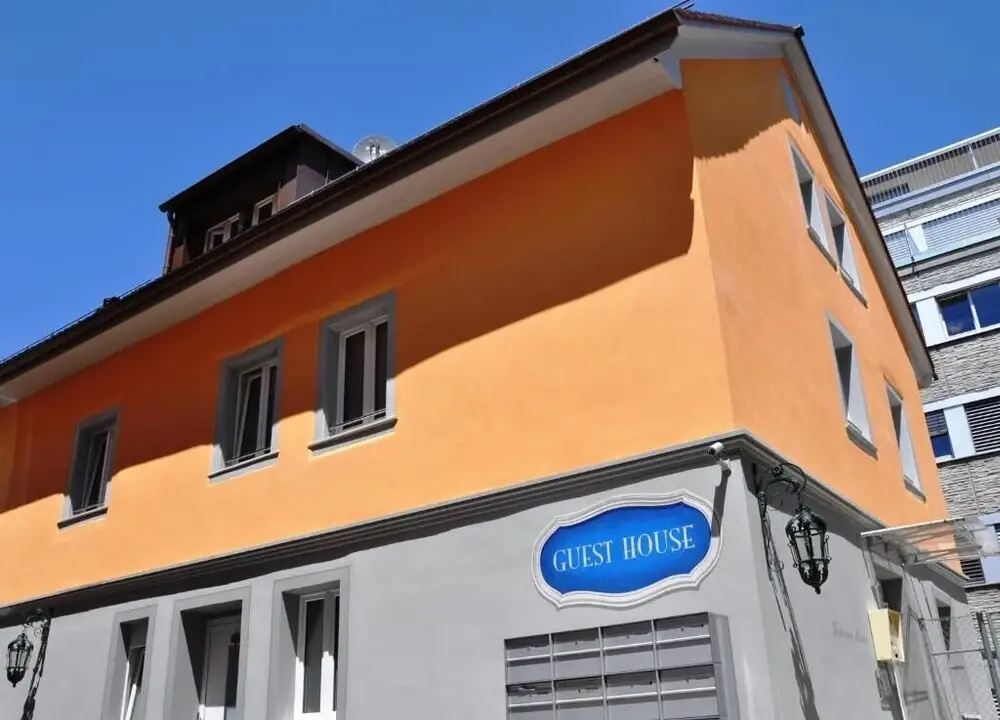 Swiss Star Guesthouse District 4