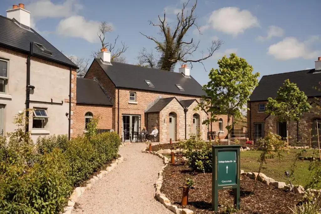 2 Bedrooms Cottage