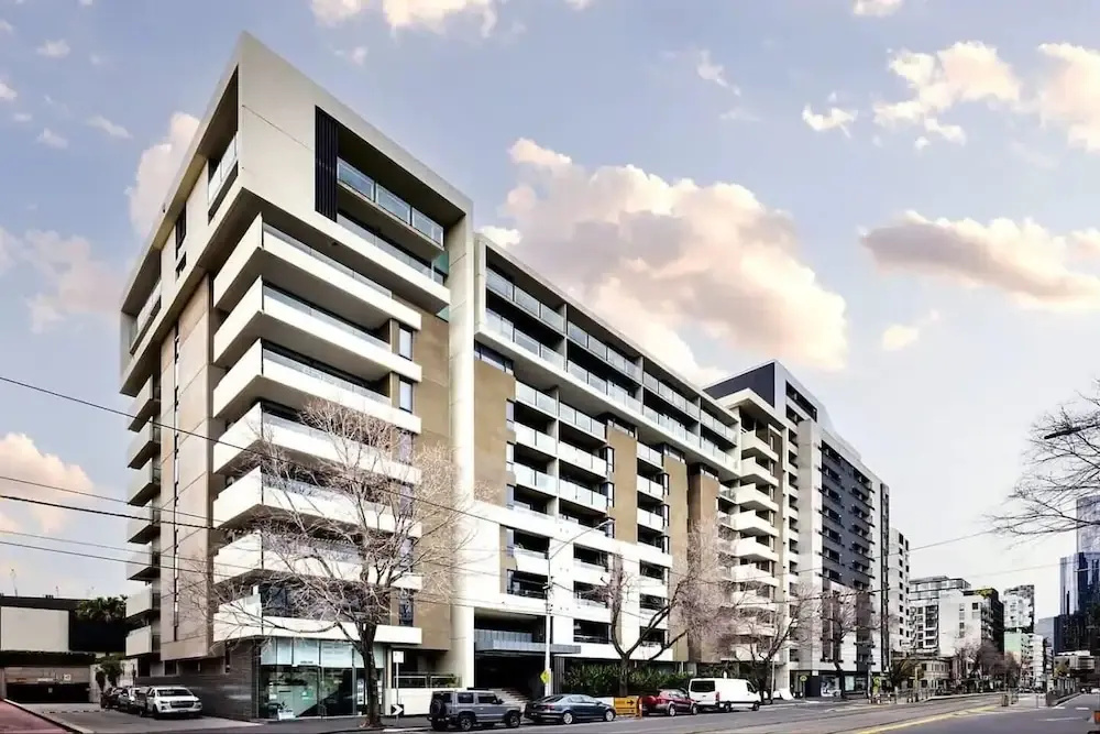 A Chic 2BR Apt Near Melbourne Uni, Free Parking