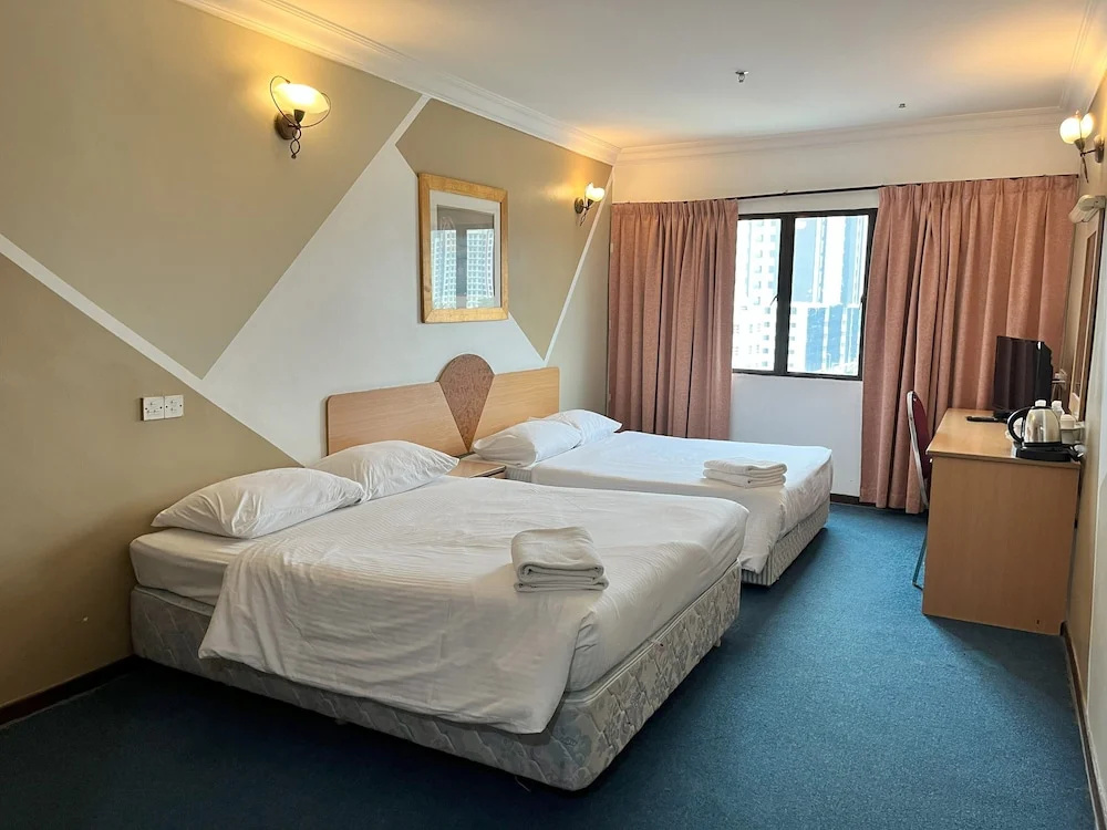 1 Bedroom Superior Quadruple room with city view
