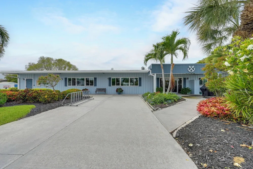 7 Mi to Bonita Beach! Escape w/ Pool Access