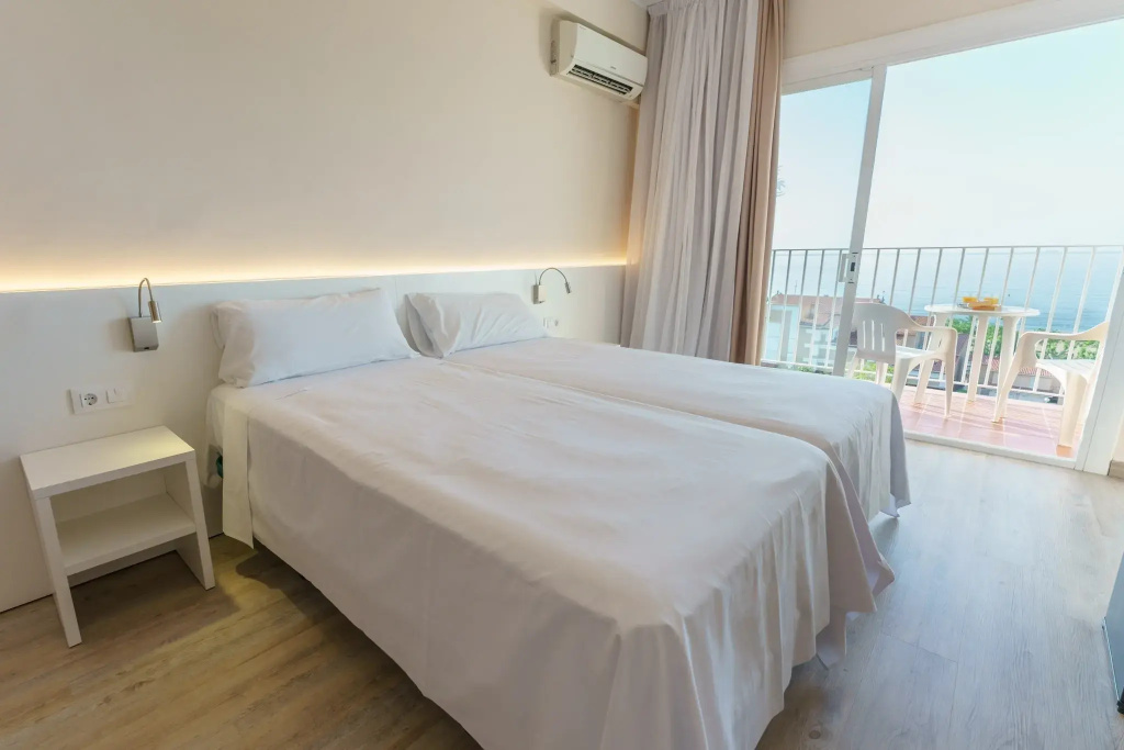Standard room with sea view