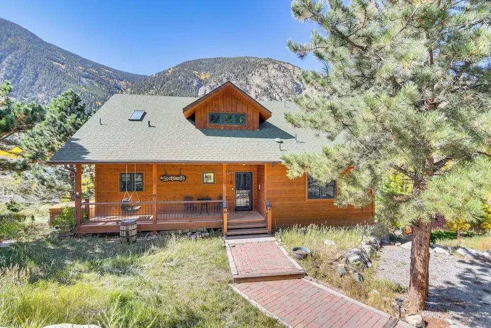 Mtn-view Cabin w/ Private Hot Tub in Georgetown!
