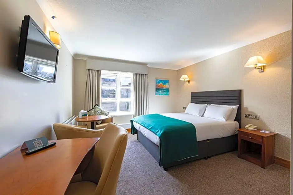 Standard room with street view