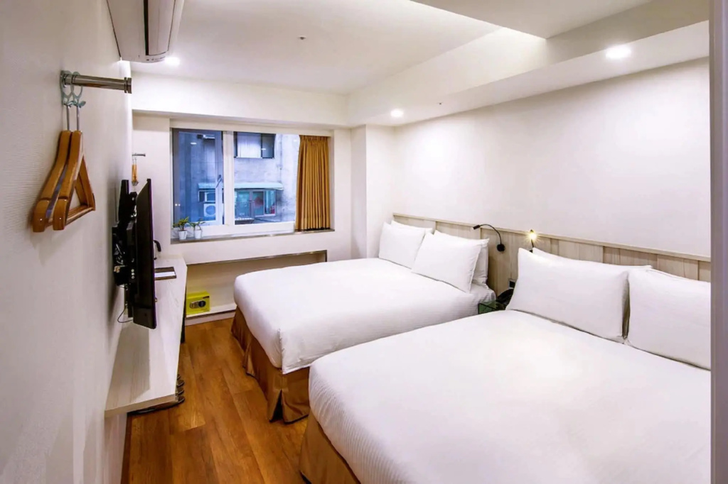 APause Inn — 4