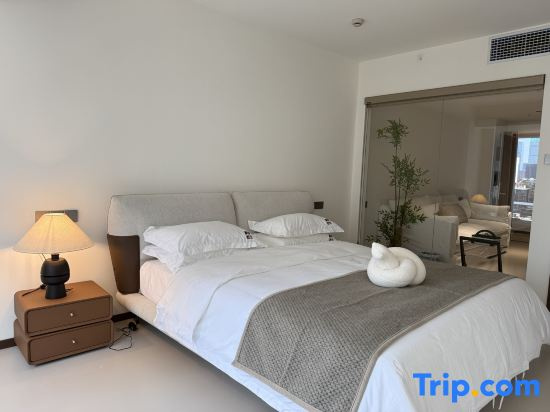 2 Bedrooms Standard room with city view