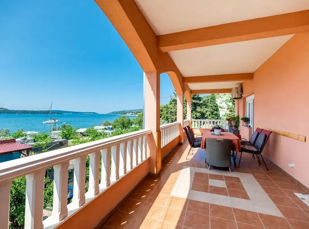 Luxury Seget Donji Apartments with Terrace and Sea View