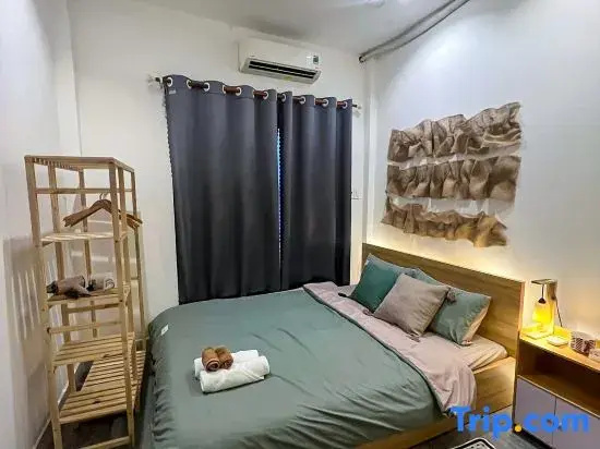 Small Private house in Bui Vien Walking Street