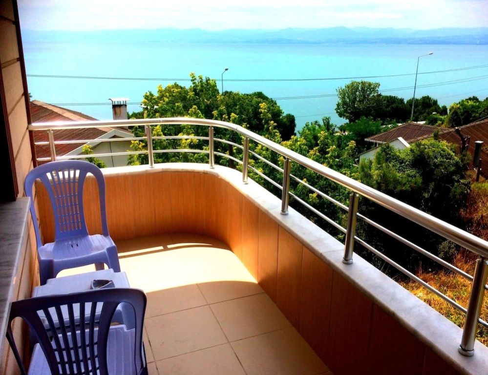 Standard Triple room with balcony
