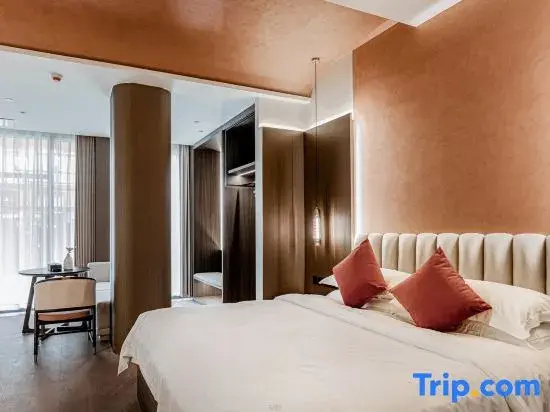 Standard Double room with courtyard view (full double bed)