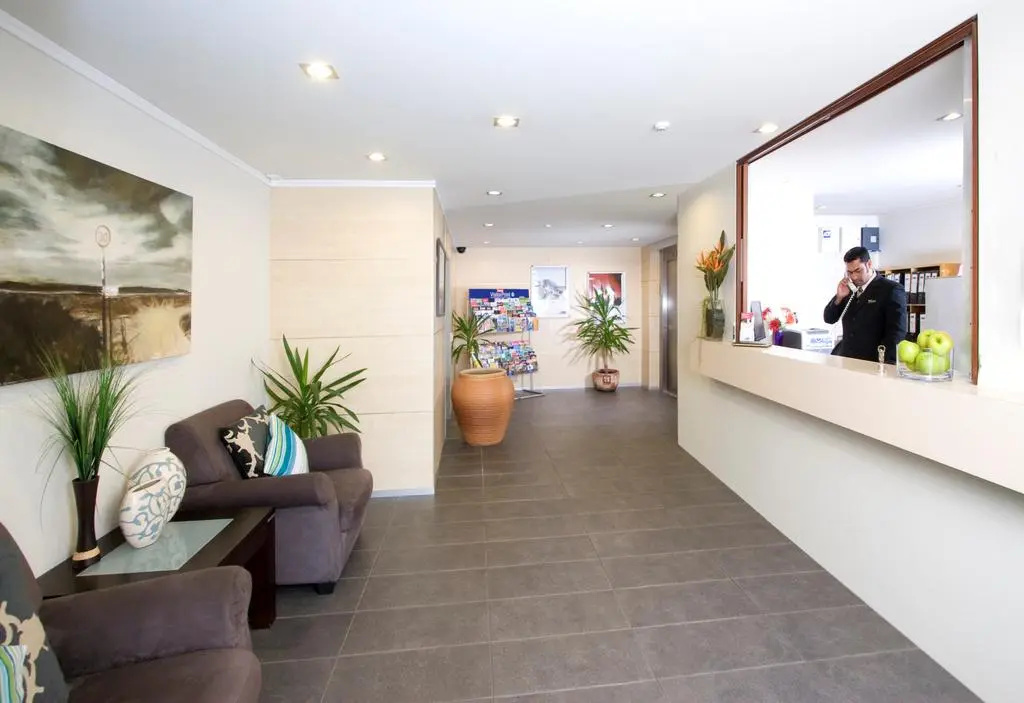 Lobby & Reception
