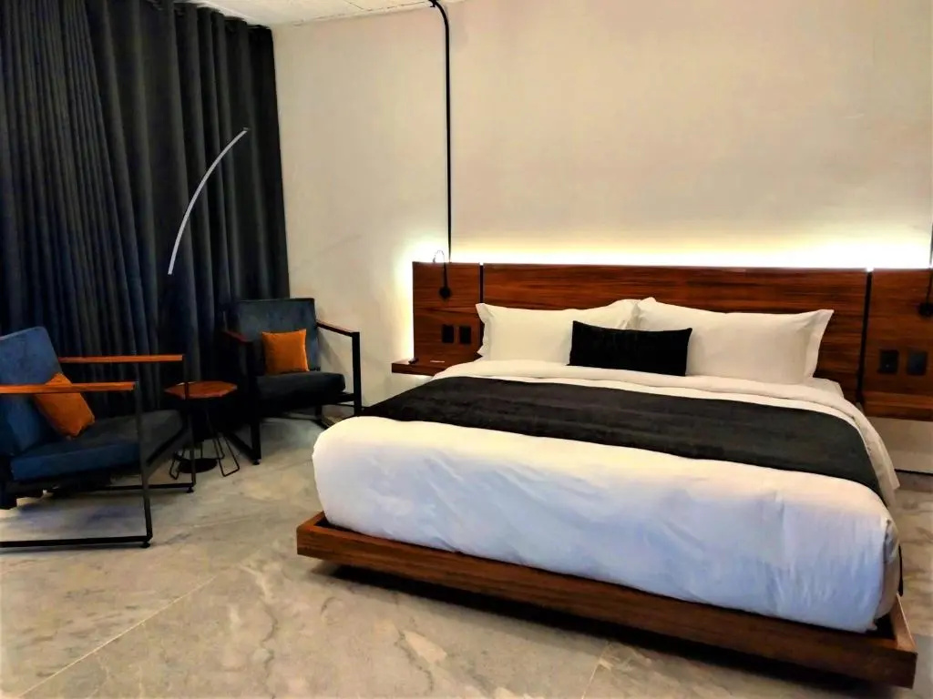 Deluxe Suite