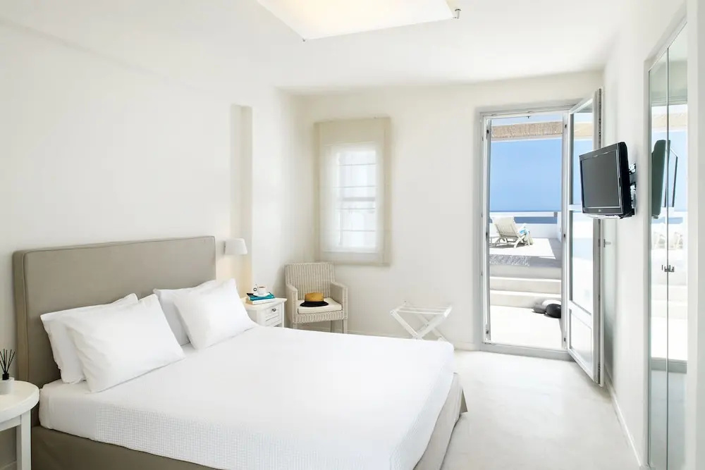 Deluxe Double room with sea view (full double bed)