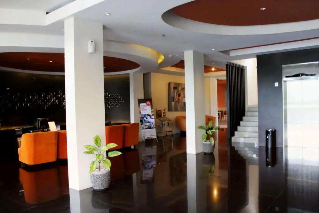 100 Sunset Kuta Hotel & Ballroom — фото
