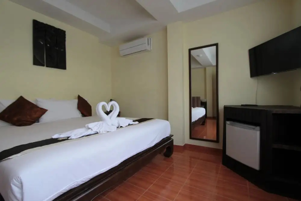 Deluxe Double room (full double bed)