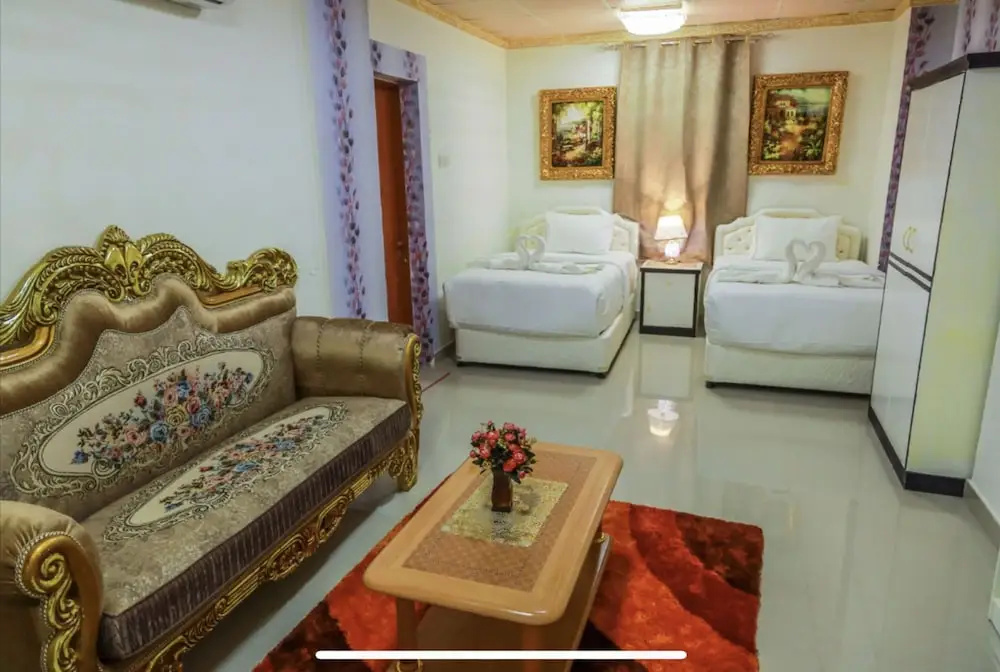 Lobby & Reception