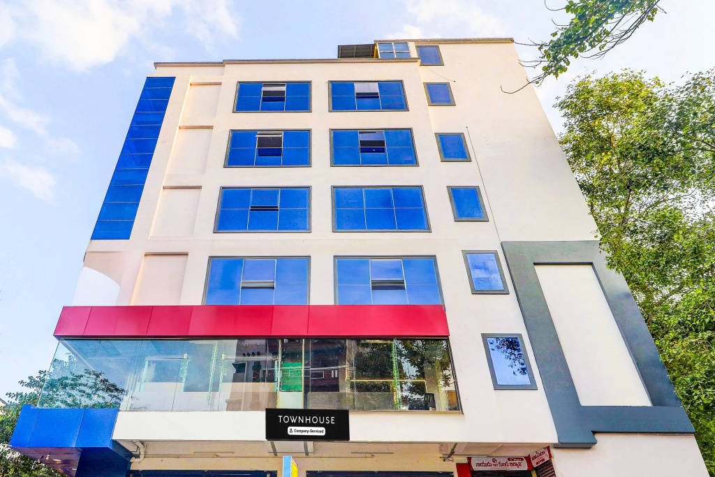 Super Townhouse SR Nagar Near RCC Premier