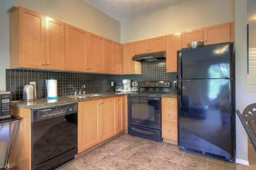 Pinnacle Pointe Resort by kelownacondorentals - фото 21