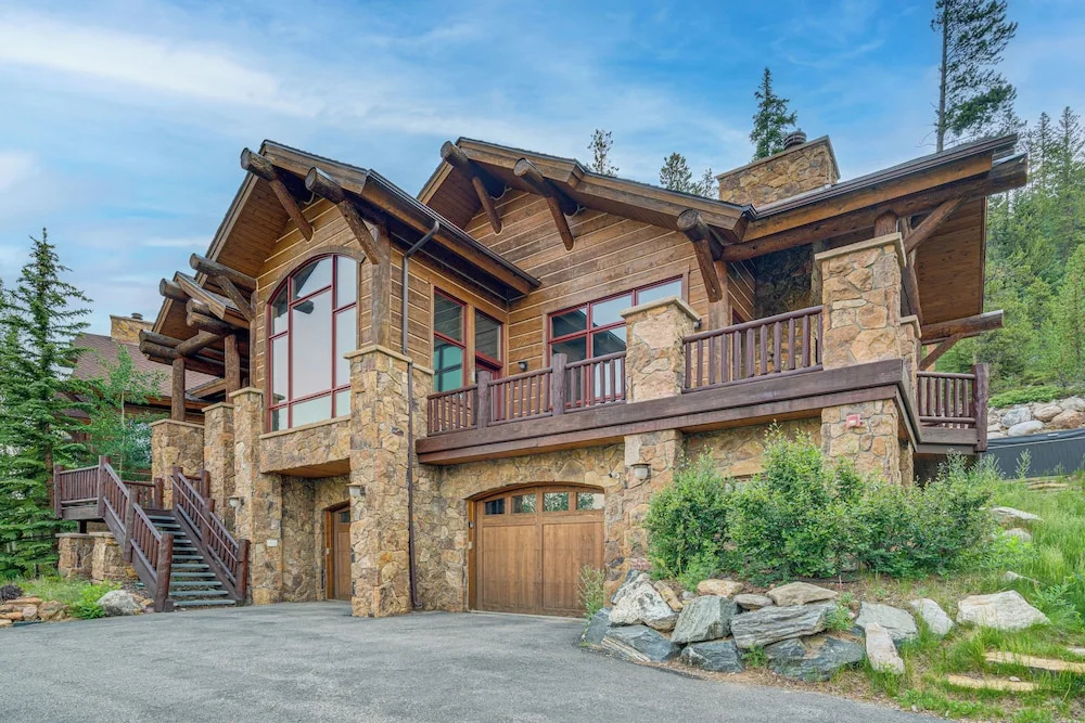 Hilltop Breck Home: Hot Tub, Views & Walk to Town