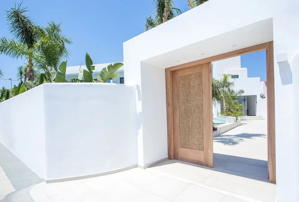 Vanik Suites