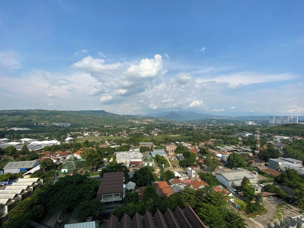 Simple Rest Studio (No Kitchen) At Lrt City Sentul - Royal Sentul Park Apartment