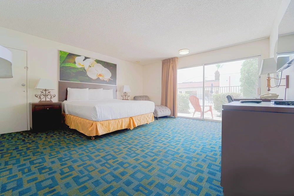 Standard Double room with balcony (full double bed)