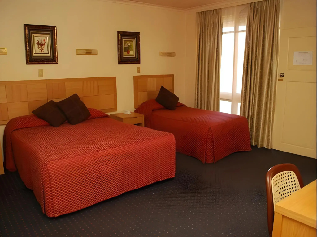 Desert Sand Motor Inn