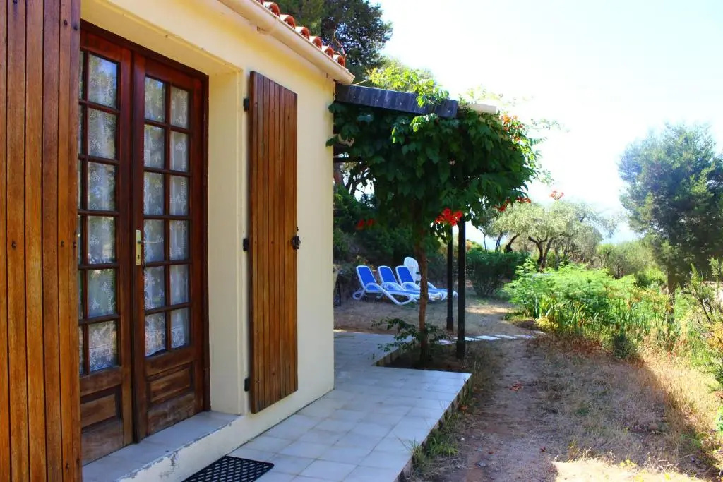 1 Bedroom Apartment with garden view