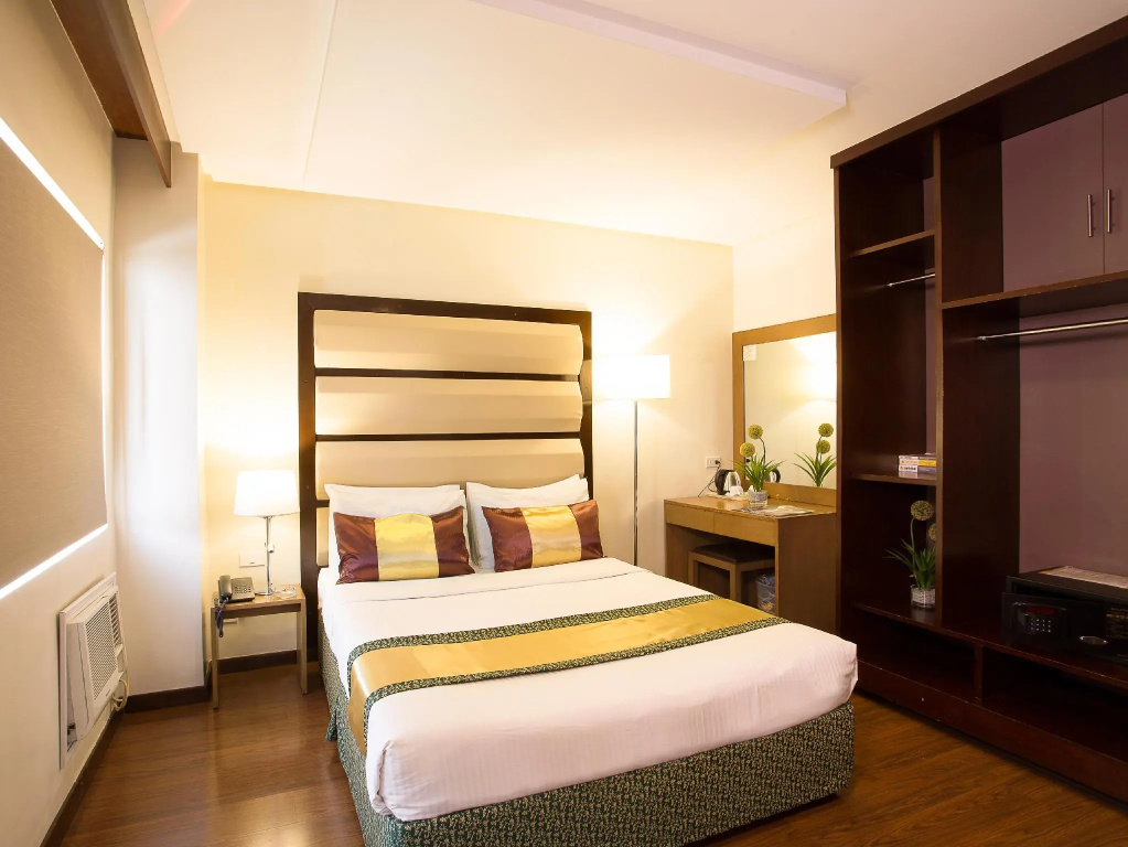 Standard Double room (full double bed)