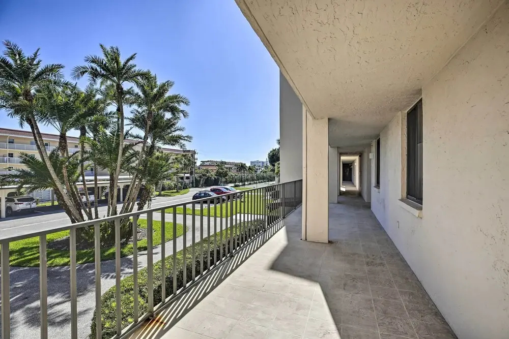 Sunny Siesta Key Condo w/ Beach Access + Pool!