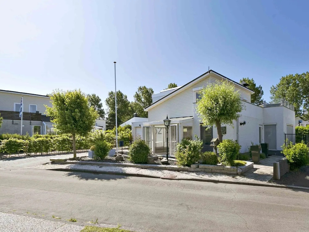Holiday Home Near Sophia Beach and Marina