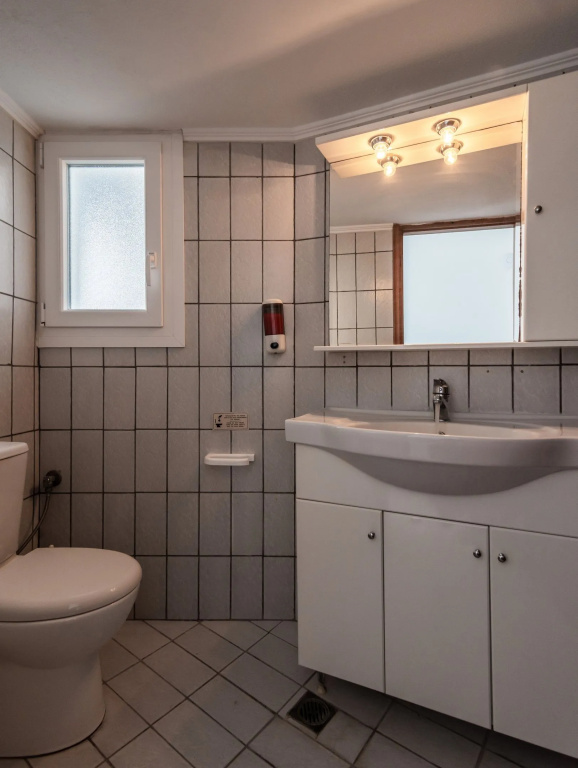 Double Basement Studio (full double bed)