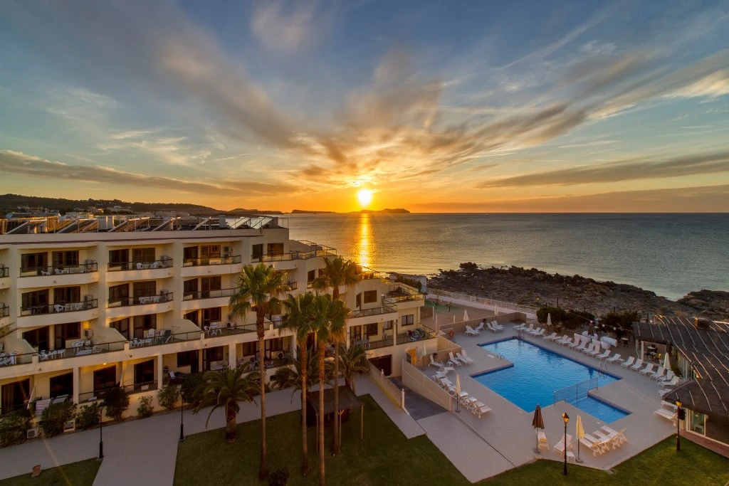 Beach & Waterfront