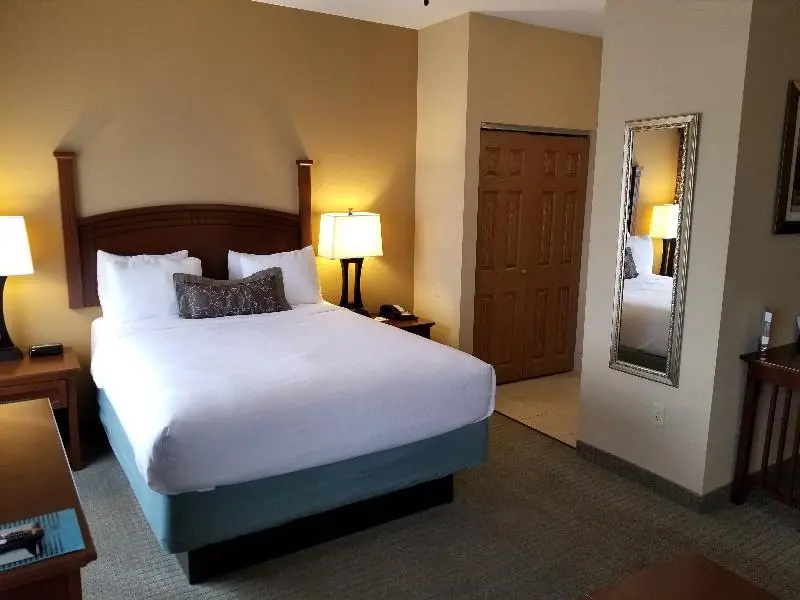 Staybridge Suites Bentonville-Rogers by IHG - Chambres
