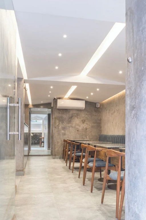 Lobby & Reception