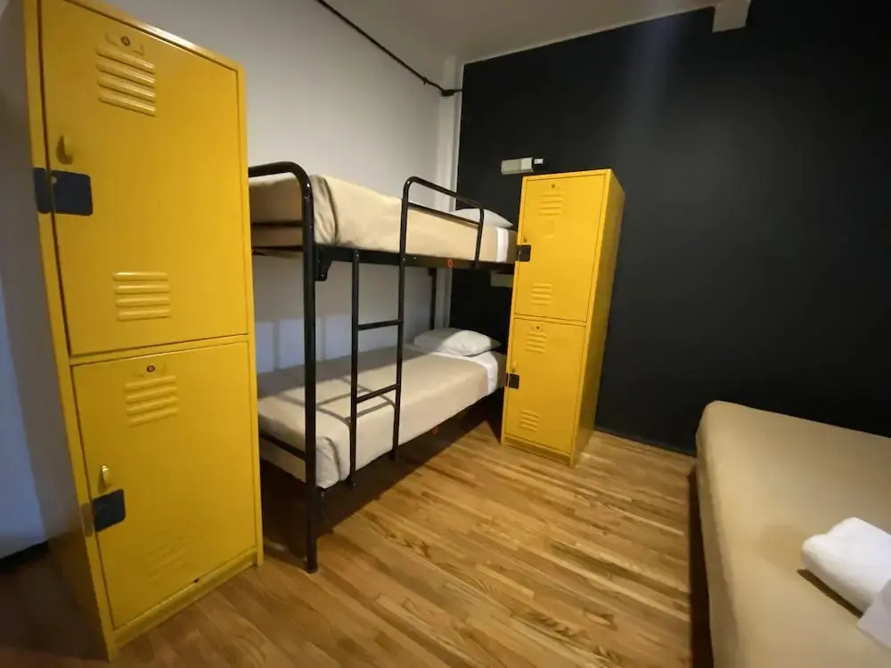 Hostel Mundo Joven Catedral by null