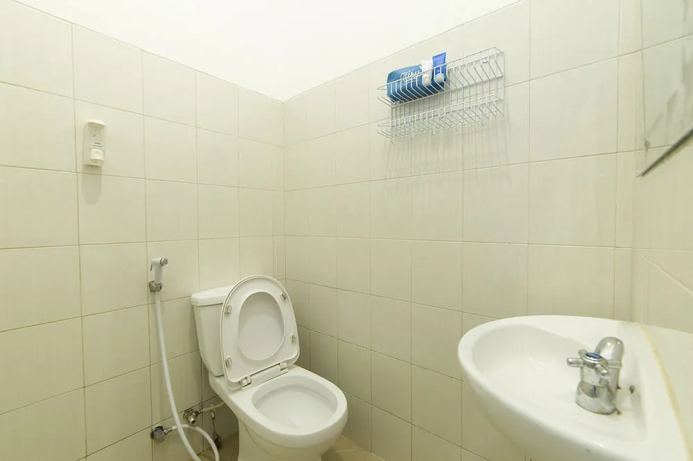 艾里班贾尔马辛夏利亚帕慕路斯巴鲁布米马斯拉亚 25 号酒店(Airy Syariah Pemurus Baru Bumi Mas Raya 25 Banjarmasin) - фото 9